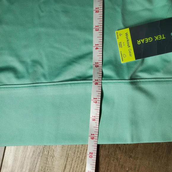 NWT Tek Gear Women's Ruffle Cutout Crop Tee Size XL Shy Green - Picture 5 of 15